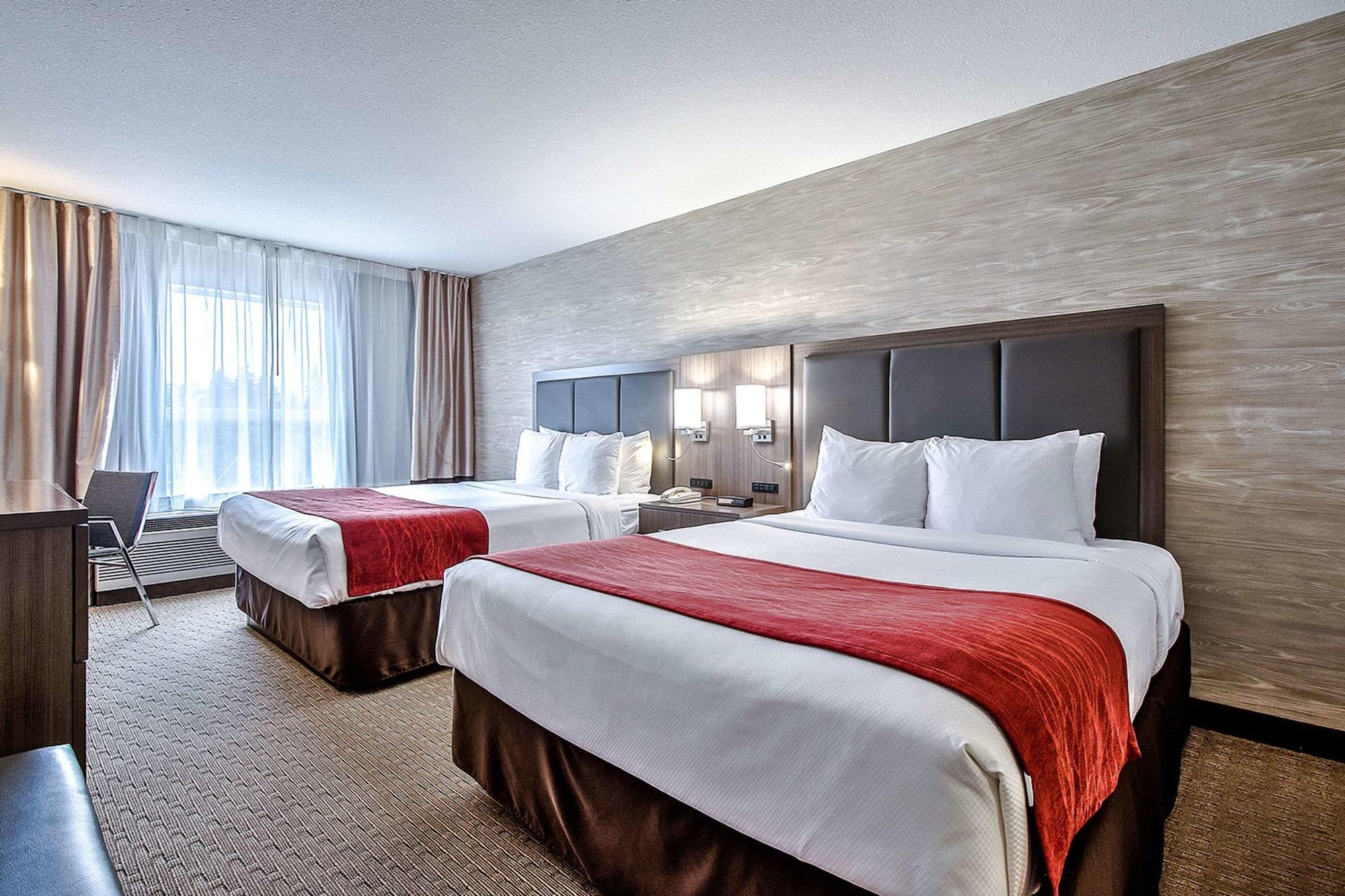 Comfort Inn & Suites South YYC Екстериор снимка