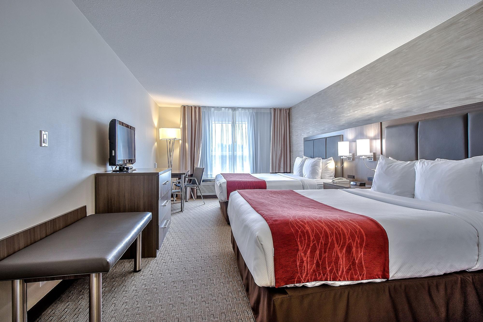 Comfort Inn & Suites South YYC Екстериор снимка