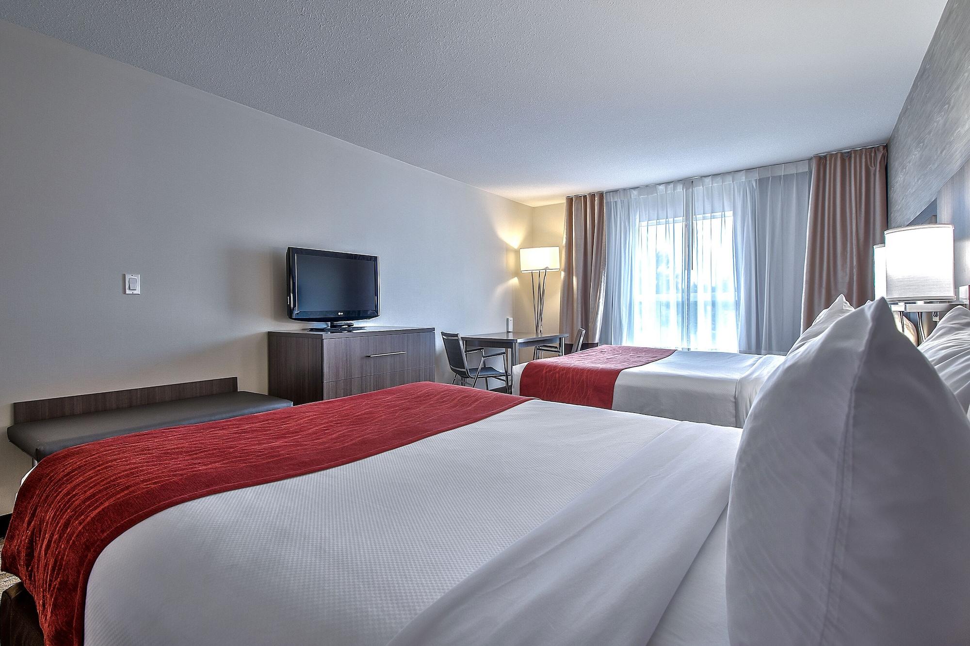 Comfort Inn & Suites South YYC Екстериор снимка